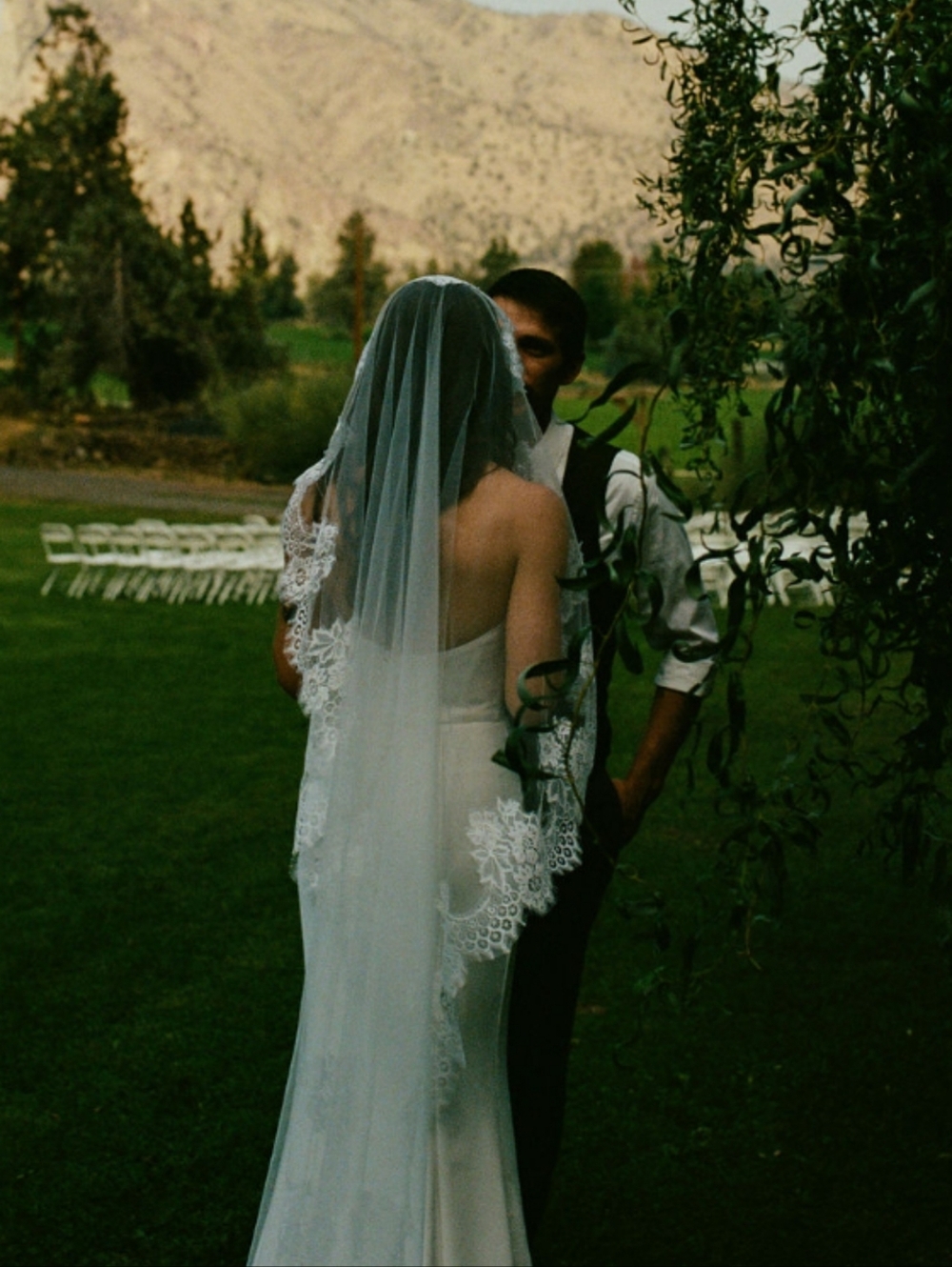 Gorgeous Off White Mantilla Lace Veil 106" - Picture 4 of 4